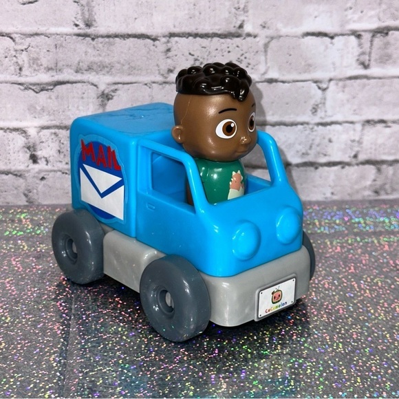 CoComelon Build A Car CODY MAIL TRUCK Toy 4 Piece Building Set - Picture 4 of 15